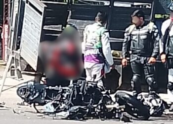 ¡Biker muere al incrustarse en camioneta! Tragedia en la Carretera 190 sacude a Tlacolula