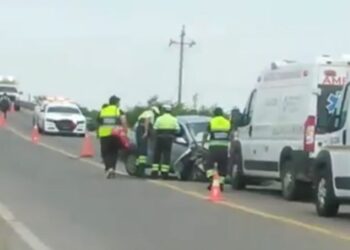 ¡Fatal accidente en la Cristóbal Colón! Camioneta se estrella cerca del penal de Tehuantepec