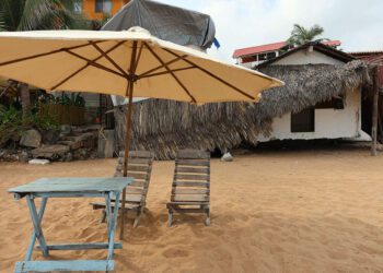 Foto: Jorge Luis Plata // Desolación en San Agustinillo, a dos meses del impacto del huracán “Erick”.