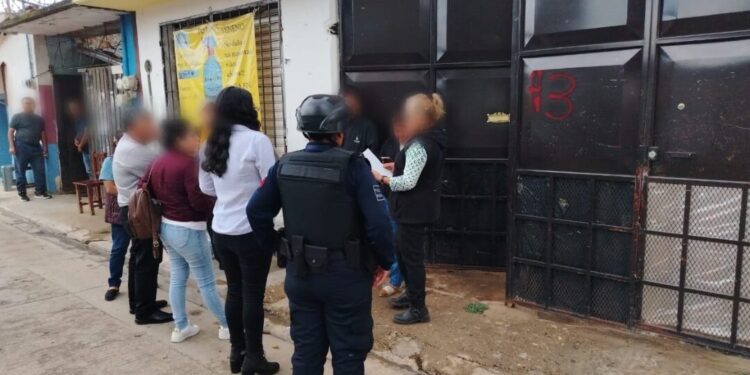 ¡Echan a patadas a familia de su casa! Cinco vinculados por violento despojo en San Francisco Telixtlahuaca