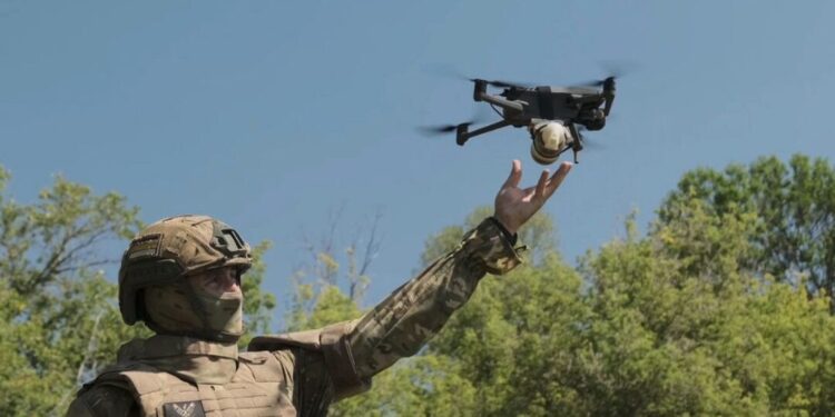 Narcos en la guerra: alerta por supuestos mexicanos que se entrenan en ucrania para matar con drones