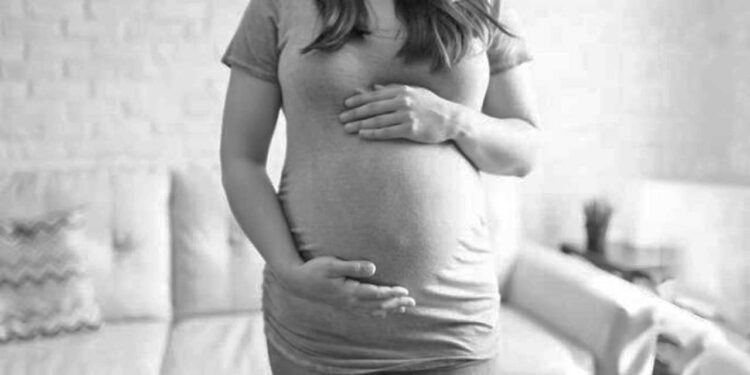 Foto: ilustrativa // Las principales causas de defunción son la enfermedad hipertensiva, edema y proteinuria en el embarazo, el parto y puerperio, entre otras.