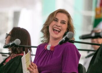 Esposa de AMLO “azote de España” se muda a Madrid: diario ABC