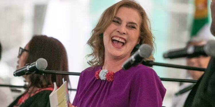Esposa de AMLO “azote de España” se muda a Madrid: diario ABC