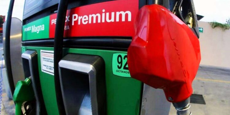 Foto: archivo // De acuerdo a trabajadores de las estaciones de servicios, el retraso del abastecimiento obedece a la falta de pago de Pemex a las empresas que prestan el servicio de reparto.