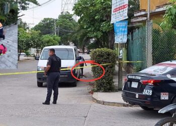 Sorprende la muerte a turista en la vía pública de Puerto Escondido