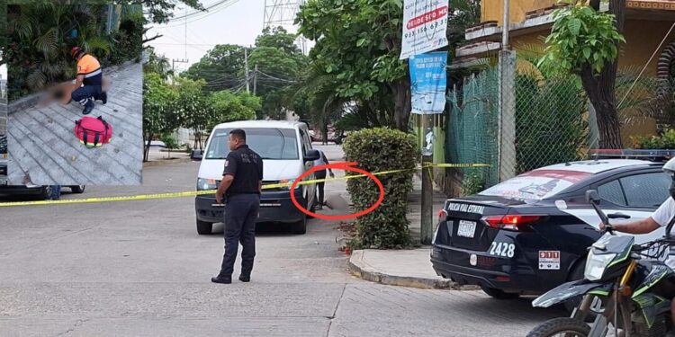 Sorprende la muerte a turista en la vía pública de Puerto Escondido