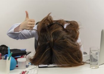 Entre la ley y la realidad: el descanso pendiente de los mexicanos