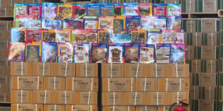 Más de 6 millones de libros de texto llegan a escuelas de Oaxaca para el nuevo ciclo escolar