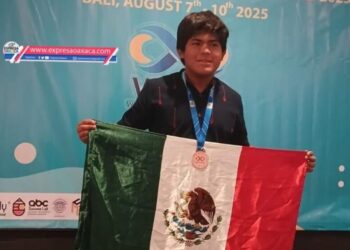 El genio oaxaqueño que desafió a miles y triunfó en mundial de matemáticas en Bali