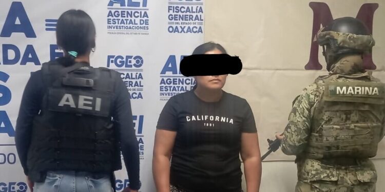 ¡Caída de la heredera del narco! Detienen a esposa de “Melchorcito” con arsenal en Santa María Mixtequilla