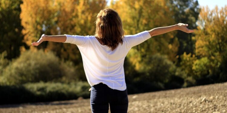 Solo 15 minutos al aire libre pueden mejorar tu salud, revelan especialistas