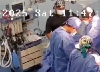 ¡Sismo sorprende quirófano en Oaxaca! Personal médico continúa cirugía sin moverse