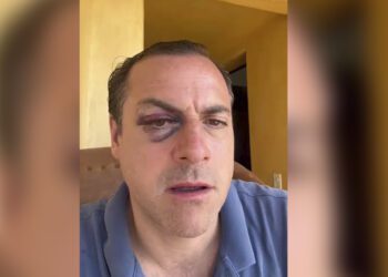 #VIDEO: Agrede taxista a turista británico en Puerto Escondido