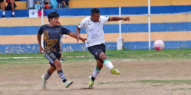 Fotos: Leobardo García Reyes // Edilberto Santiago, autor del gol del triunfo.
