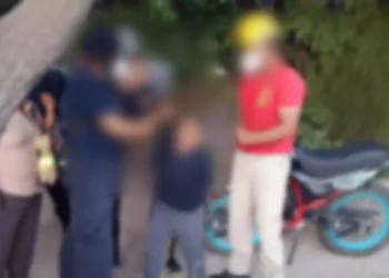 El hombre presentaba lesiones y una herida a la altura del cráneo.