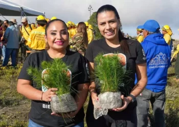En esta actividad estuvieron presentes más de mil personas con todo el empeño para poder lograr el objetivo.