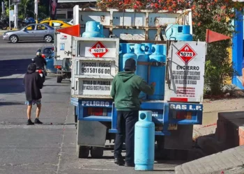 En los diversos municipios circulan diariamente una gran cantidad de unidades que transportan material peligroso.