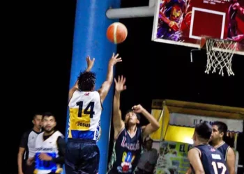 Los equipos de las categorías femenil y varonil disputaron juegos dobles para poder definir a los campeones de esta liga.