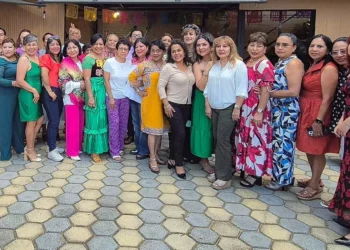 Fotos: Rubén Morales // Natalia Castro celebró su cumpleaños en compañía de amigos, música y gratas sorpresas.