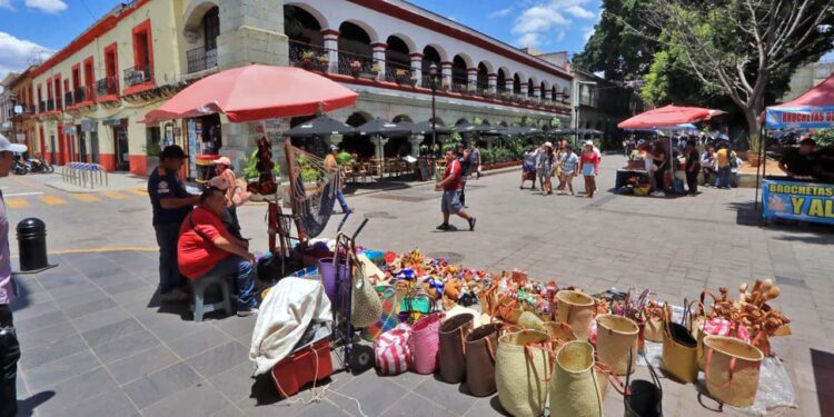 Foto: archivo // Oaxaca lidera el crecimiento productivo de la economía informal, de acuerdo con las cifras del Inegi.