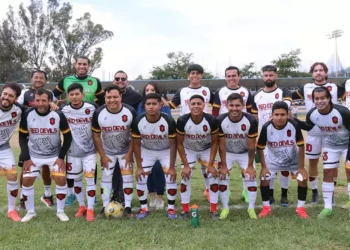 Fotos: Leobardo García Reyes // Red Devil mantiene el dominio en Liga Mayor A.