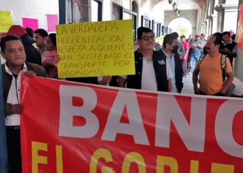 Foto: Jesús Santiago // Trabajadores de la empresa Choferes del Sur denunciaron presuntas irregularidades en la operación del nuevo sistema de transporte.