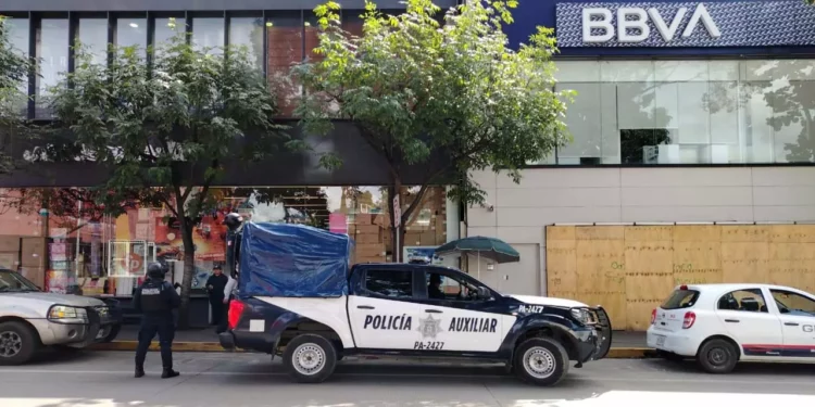 Vigilan bancos, cajeros automáticos, tianguis, escuelas, comercios, entre otros.