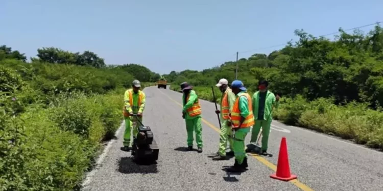 Acusan constructores extorsión en la SICT Oaxaca