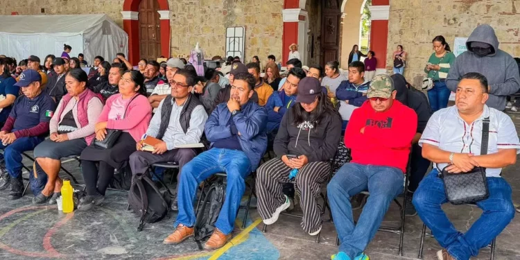 Autoridades municipales, representantes del Servicio Nacional de Empleo y empresas participaron en la Jornada del Empleo para el Bienestar en Tlaxiaco.