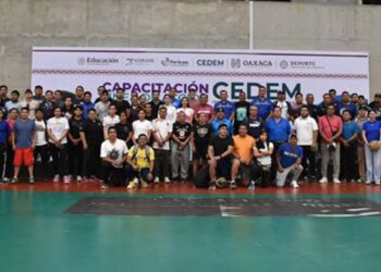 Entrenadores de baloncesto fueron capacitados.