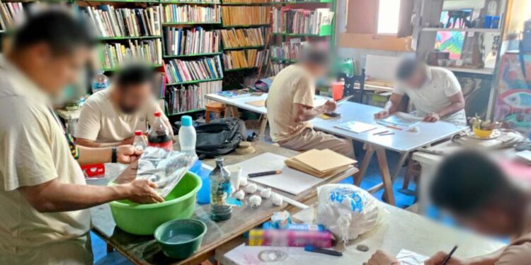 El concurso fomenta la reinserción social a través del arte y la cultura en los centros penitenciarios del país.