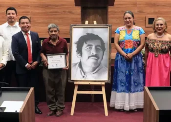 Foto: Adrián Gaytán // El congreso local llevó a cabo la entrega de los premios al mérito artístico y la medalla "Rodolfo Morales".