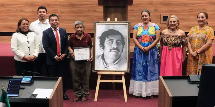 Foto: Adrián Gaytán // El congreso local llevó a cabo la entrega de los premios al mérito artístico y la medalla "Rodolfo Morales".
