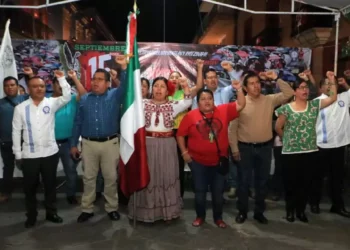 Foto: Adrián Gaytán // Encabezados por la secretaria general, Yenny Pérez Martínez, maestros de la Sección 22 llevaron a cabo el “Anti Grito”, en Armenta y López.
