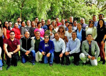Fotos: Rubén Morales // Integrantes de Líderes Extraordinarios Networking durante el desayuno empresarial.