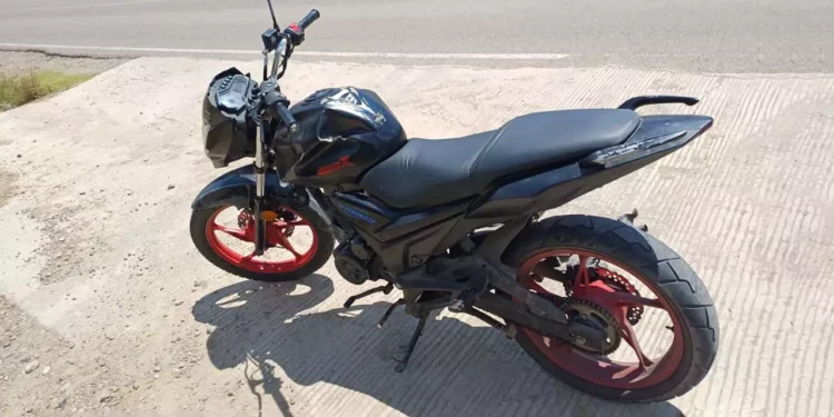 Recuperan motocicleta con reporte de robo.