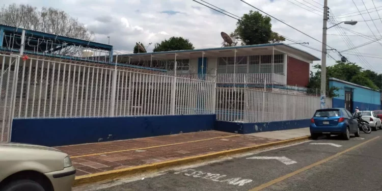 A las 12:08 horas, todos vuelven a las aulas, en plena calma y sin contratiempos.