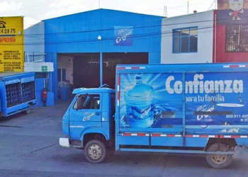 La empresa purificadora Cristal habría realizado la liquidación de sus trabajadores desde hace algunas semanas.