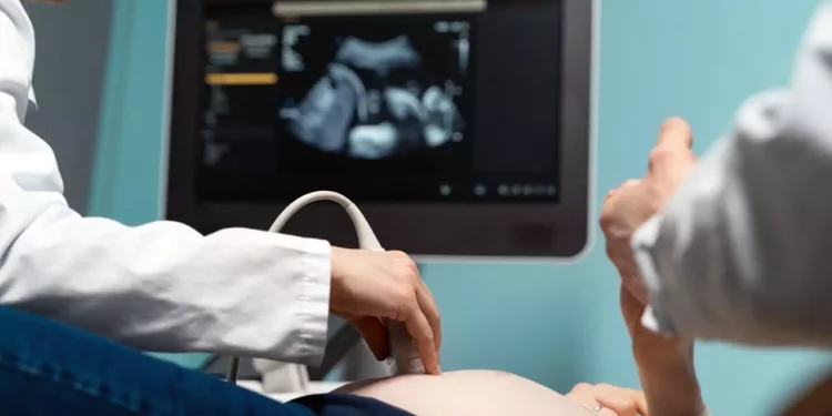El sector salud señaló la importancia de que las mujeres acudan a su control prenatal y atender cualquier signo de alarma.
