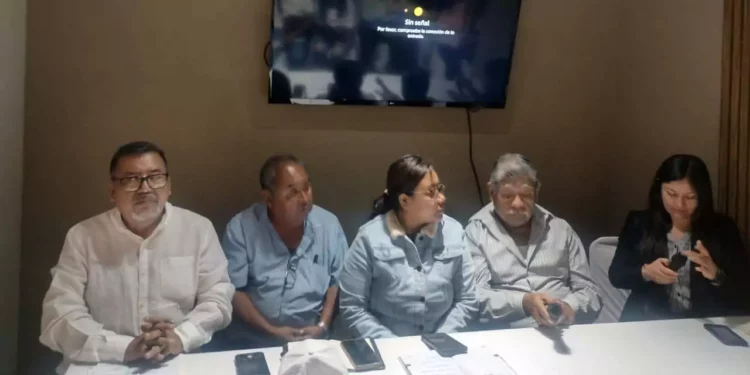 Integrantes de la Sociedad Agrícola de Santiago Chazumba denunciaron abusos, amenazas y despojo de tierras.