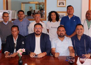 Fotos: Leobardo García Reyes // Representantes de los medios de comunicación y organizadores de la carrera.