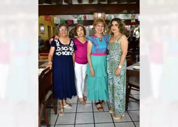 Foto: Rubén Morales // Rebeca Carballido, Alicia López, María Lorena Pimentel y Graciela Verdeja disfrutaron de un desayuno lleno de gratos recuerdos.