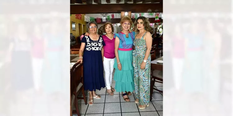 Foto: Rubén Morales // Rebeca Carballido, Alicia López, María Lorena Pimentel y Graciela Verdeja disfrutaron de un desayuno lleno de gratos recuerdos.