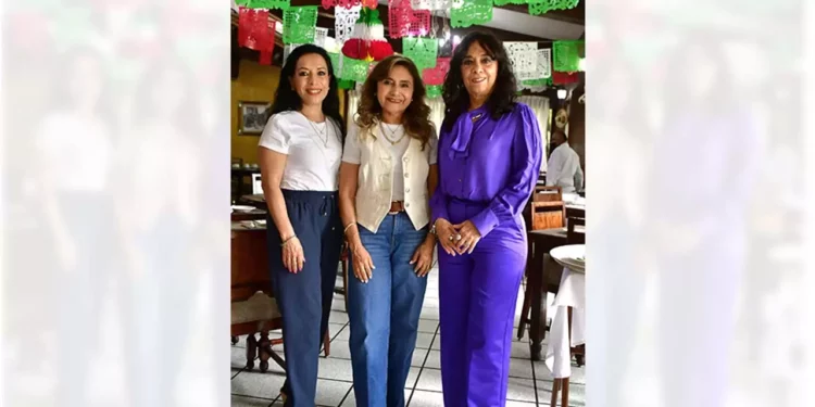 Foto: Rubén Morales // Elena Porras, Paty Sampedro y Carmelita Guzmán Reza.