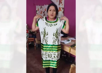 Los productos de vestir de manta se hacen con paciencia y al gusto de las clientas.