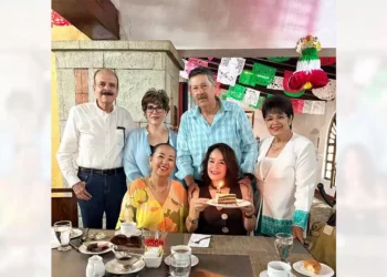 Foto: cortesía // Paty Lizárraga de Álvarez recibió muchas muestras de afecto y buenos deseos.