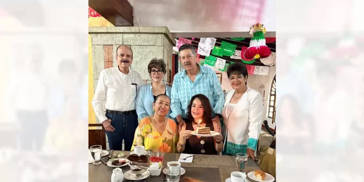 Foto: cortesía // Paty Lizárraga de Álvarez recibió muchas muestras de afecto y buenos deseos.