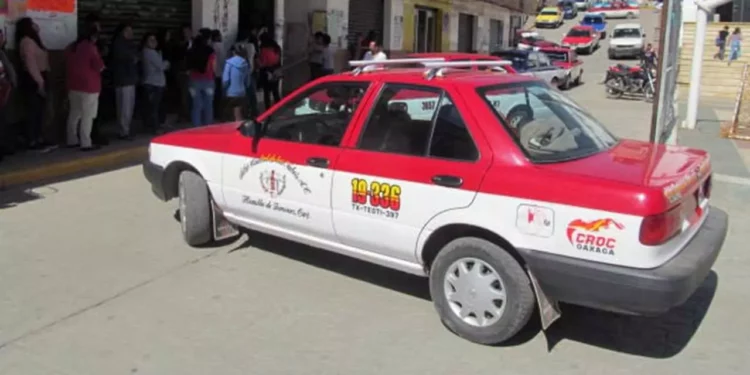 Representantes de sitios de taxis en Huautla acordaron trabajar unidos para ofrecer un mejor servicio.