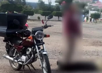 Sufre accidente en prácticas de manejo de motocicleta.